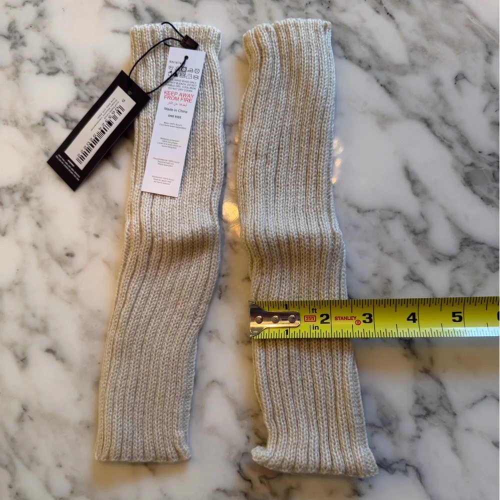 NWT PRETTYLITTLETHING Cream Ribbed Slouchy Handwarmers